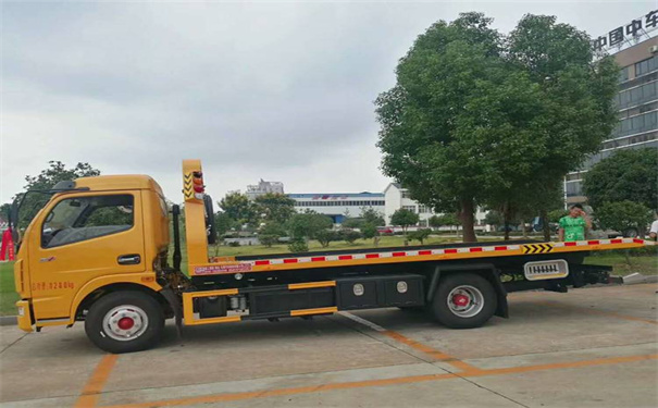 乌海定远24小时拖车救援电话号码，定远道路救援公司怎么收费的